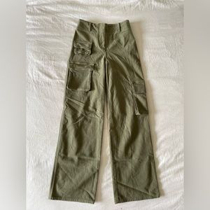 [NWOT] Aritzia Picture Cargo Pant